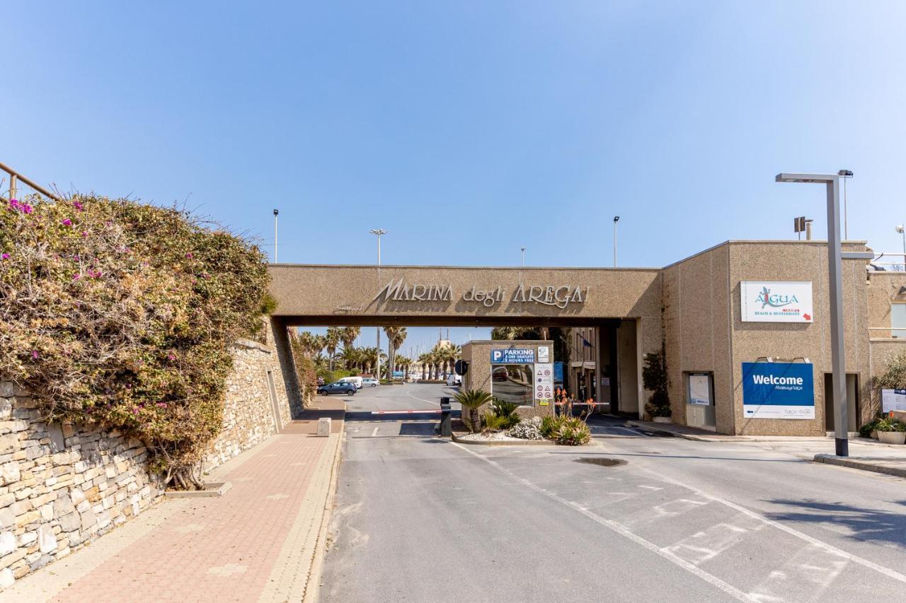 Aregai Marina Exclusive Seaside Apartments Santo Stefano al Mare Exterior foto